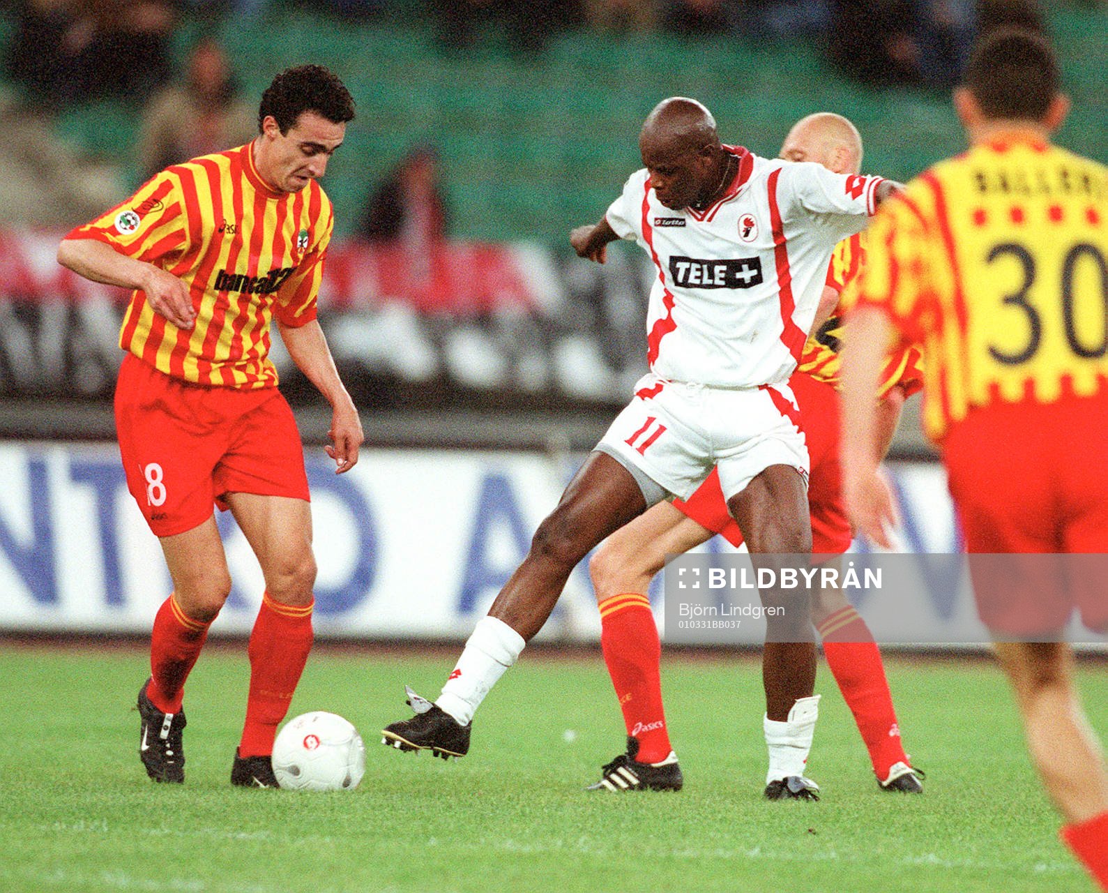 Dario Dainelli, Lecce och Phil Masinga, Bari