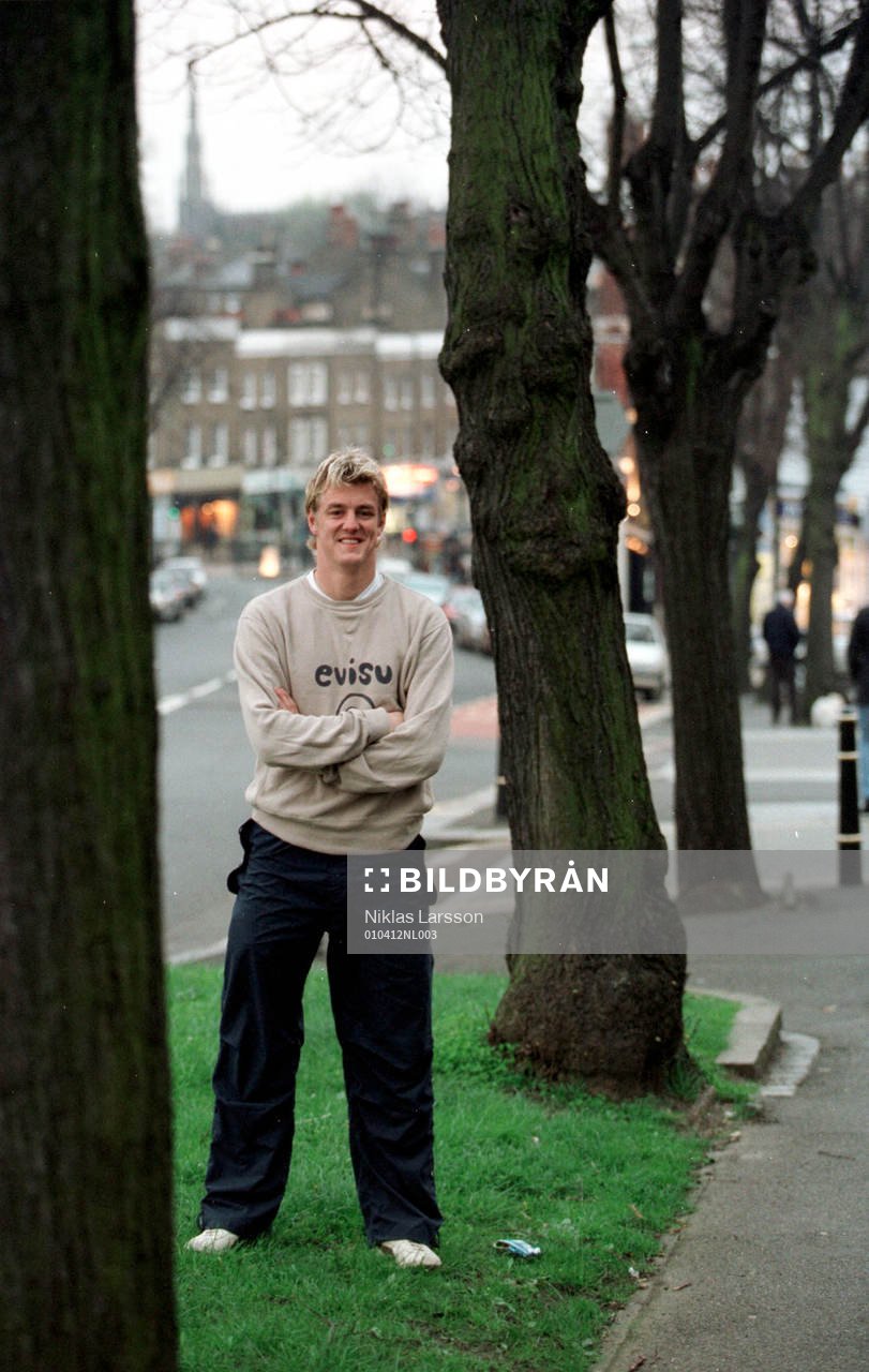 Mathias Svensson, Charlton i det lilla samhället