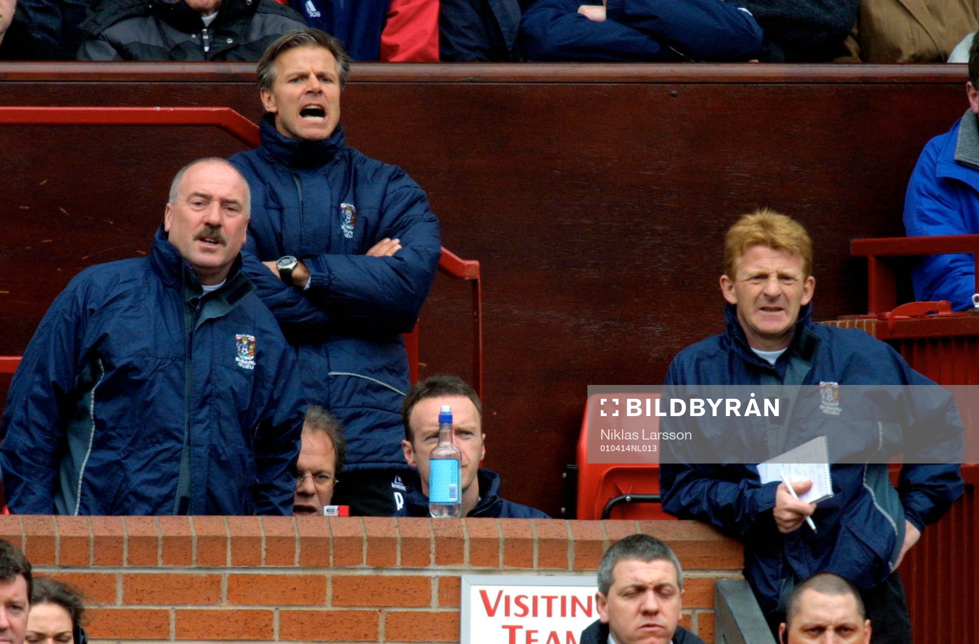  Roland Nilsson, assisterande manager och Gordon Strachan, Manager på Coventrys avbytarbänk.