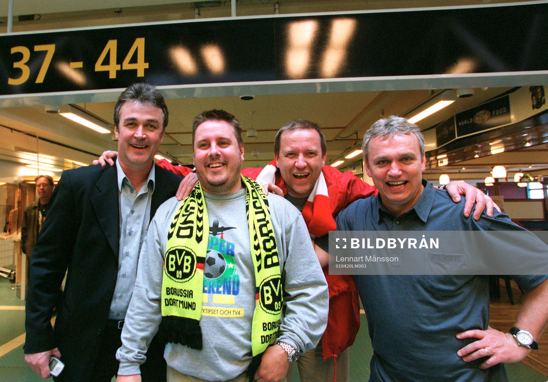 23 Fotboll, Superweekend. Ralf Edström, till vänster, och