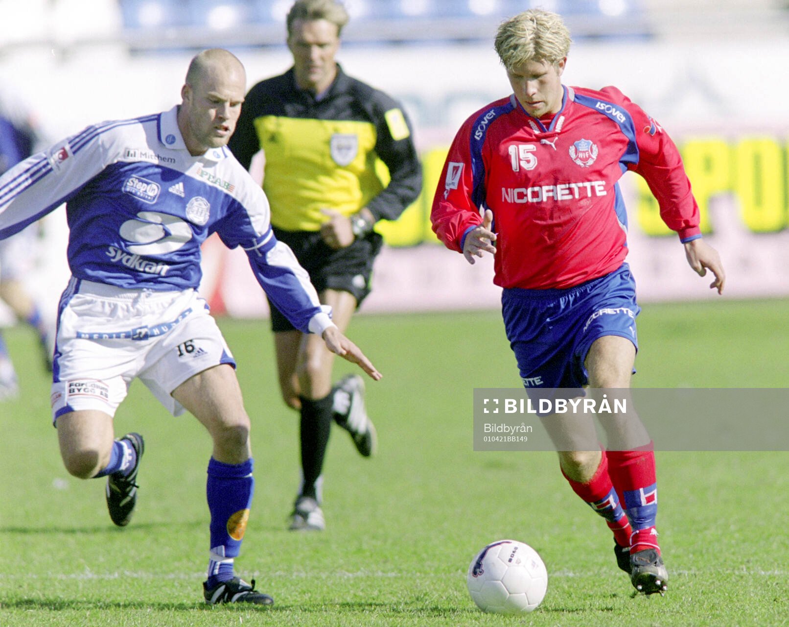 Helsingborgs Mattias Lindström (t h) mot Sundsvalls Joel
