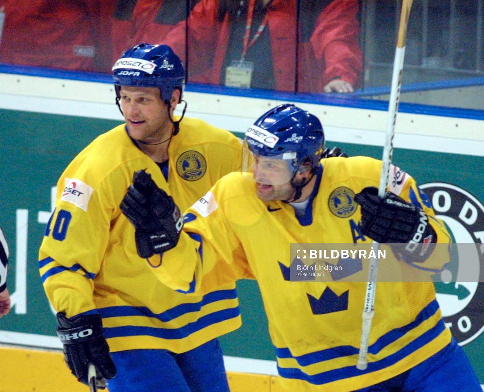 Mikael Renberg Jublar med Andreas Johansson