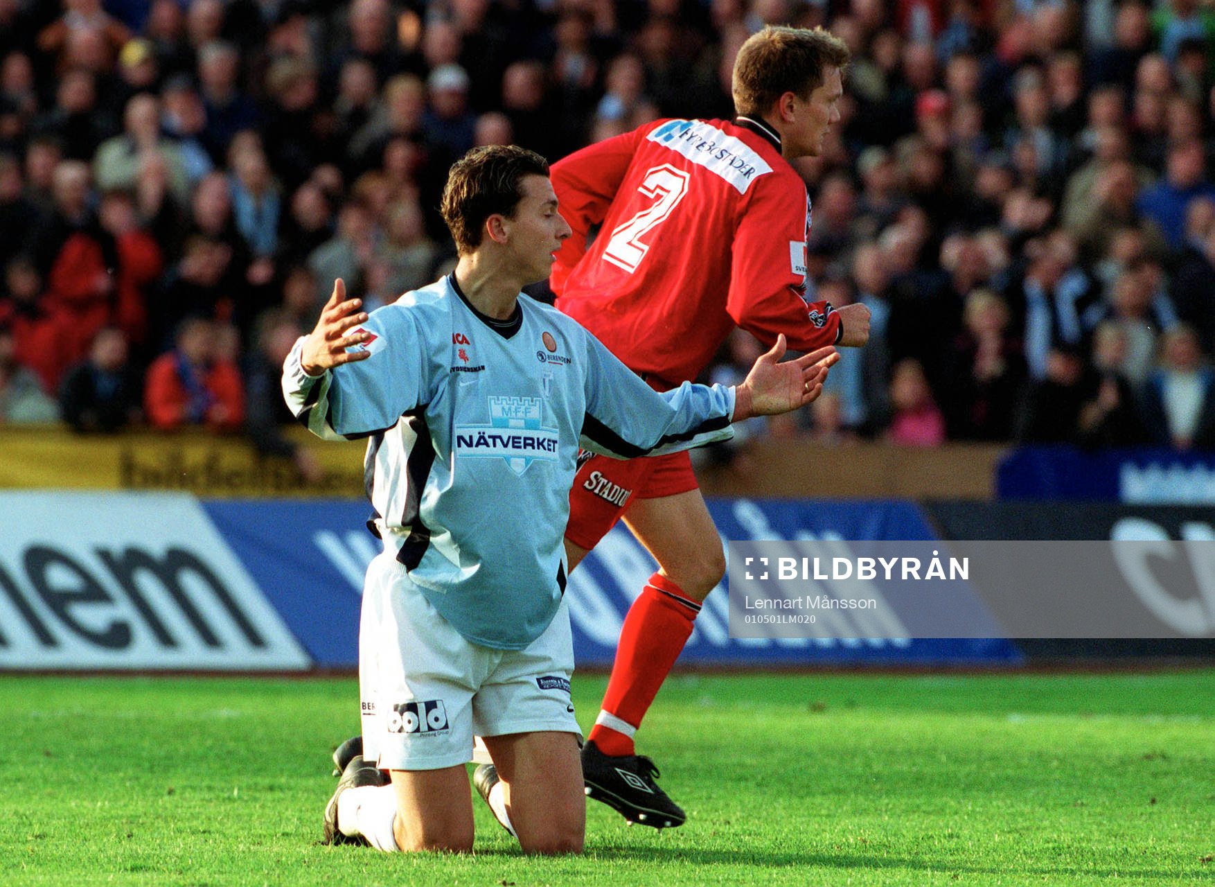 Zlatan Ibrahimovic fälldes av Stefan Alven