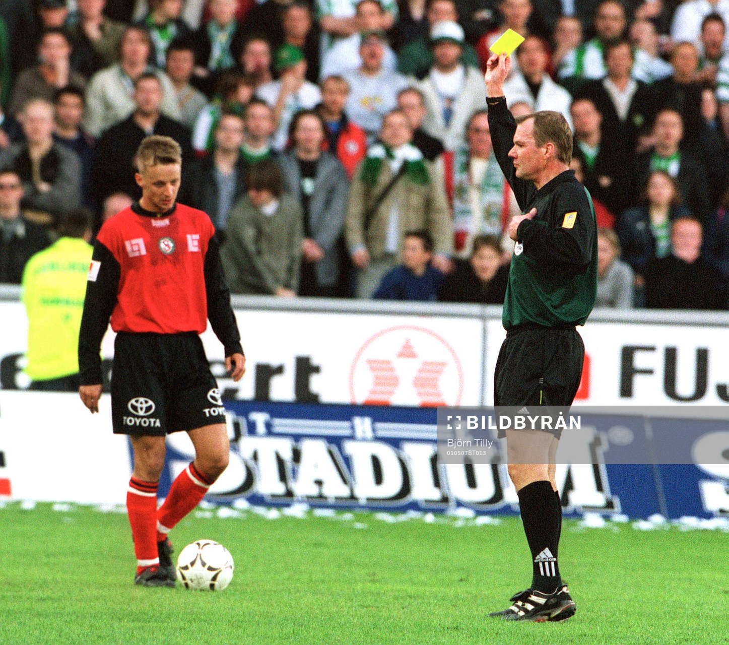 Karl-Erik Nilsson, domare, gult kort