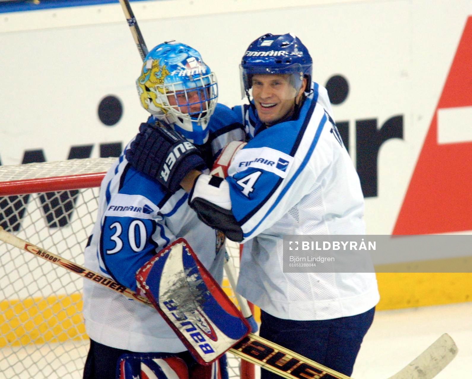 Pasi Nurminen och Kimmo Timonen, jubel