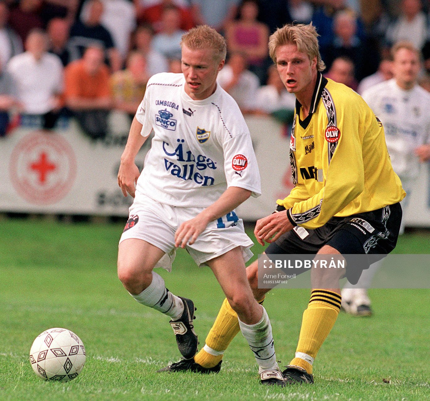 Johan Åkesson, Malmö rundar Simon Sjöfors, Mjällby