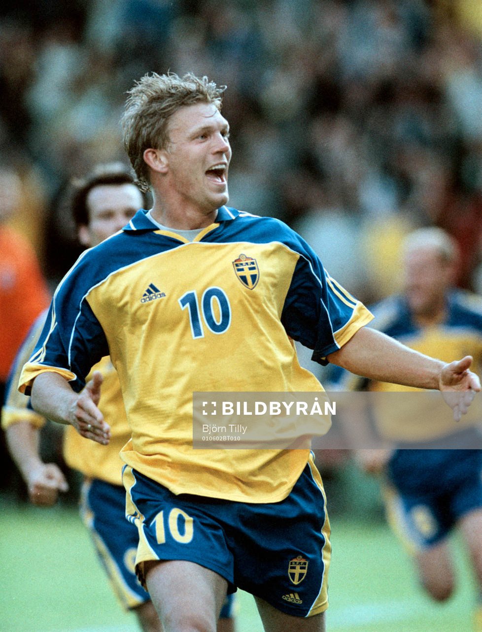fotboll Sverige - Slovakien, Marcus Allbäck, jubel