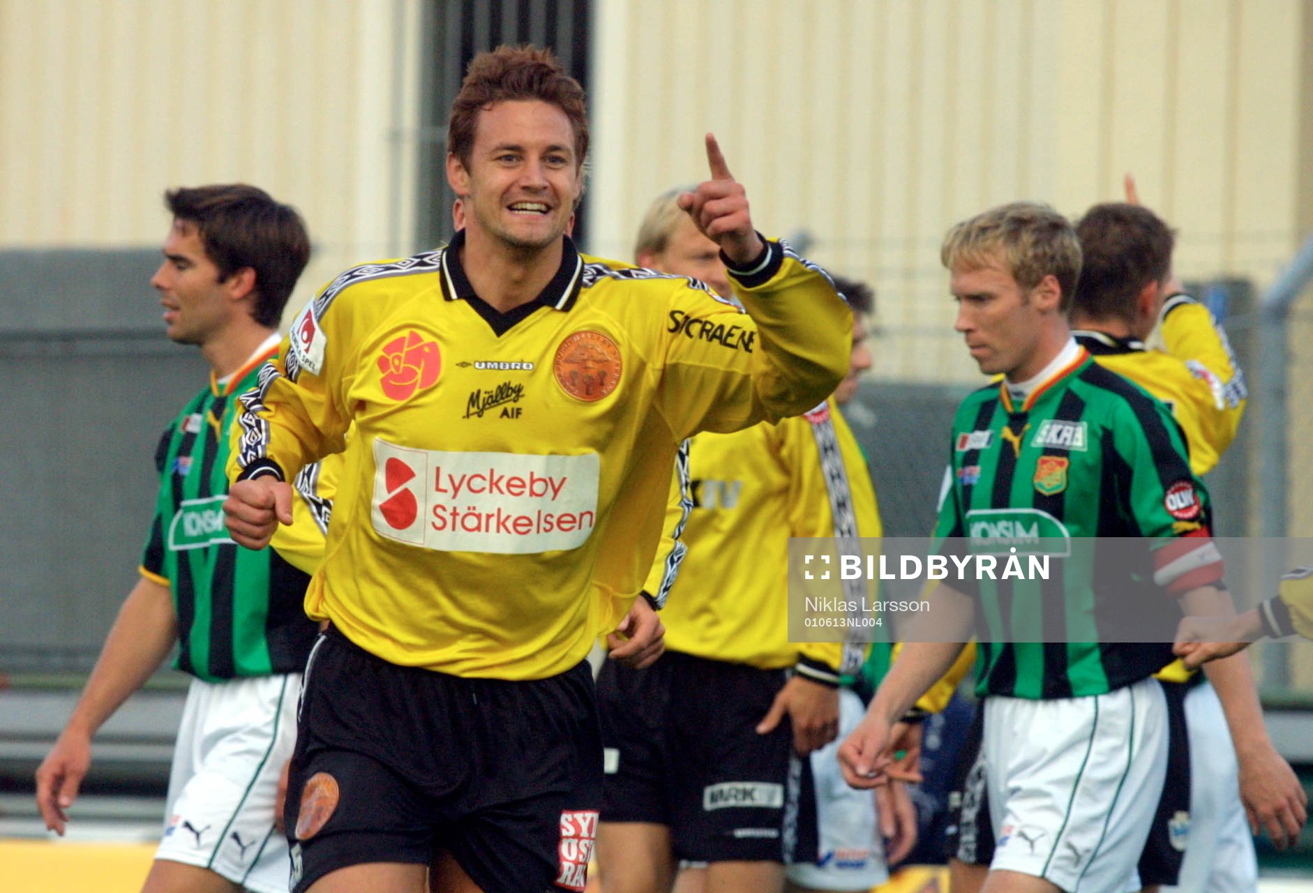 Målskytten Marcus Ringberg jublar