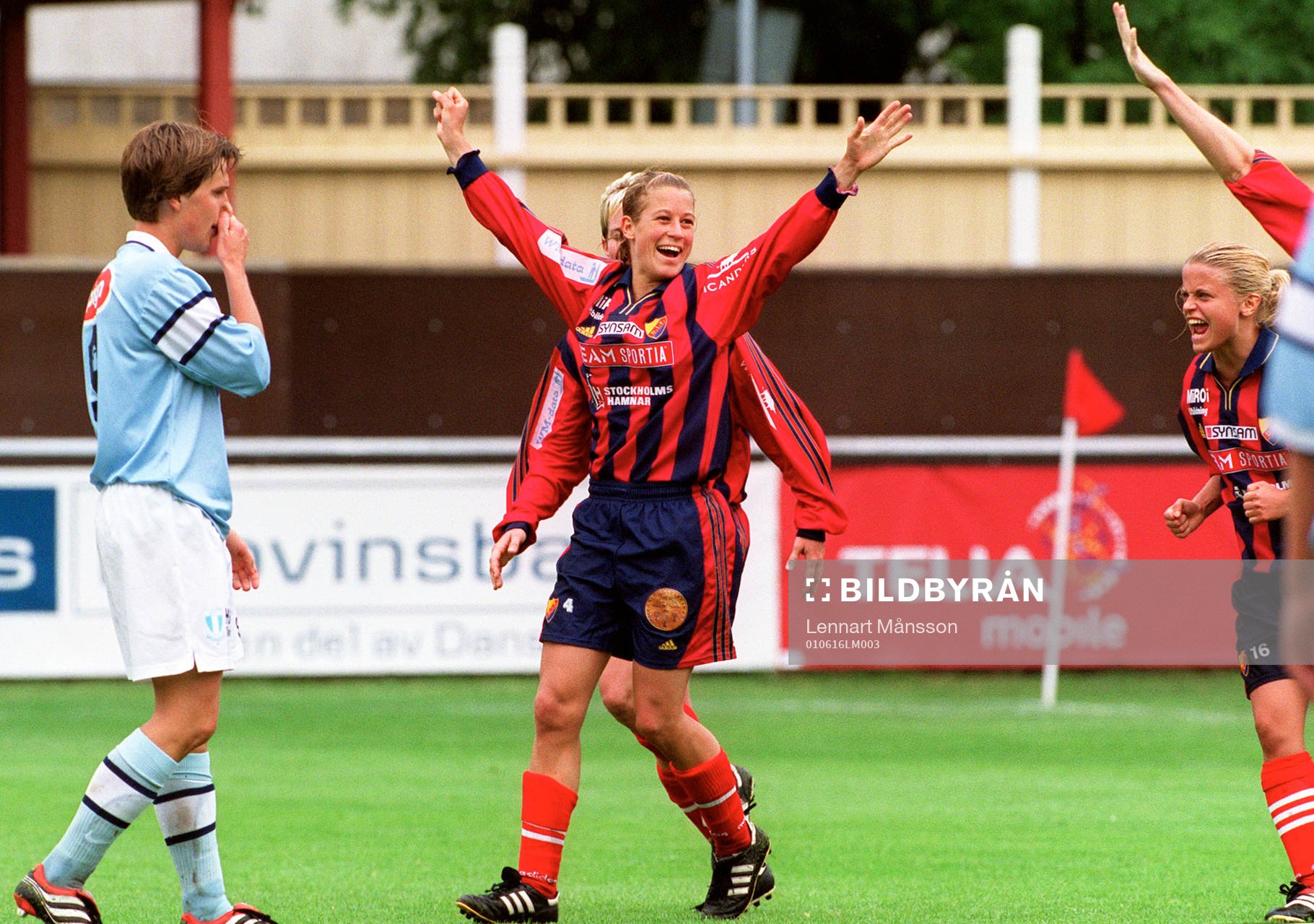 Elin Flyborg, Djurgården och Malin Andersson, Malmö FF (9)