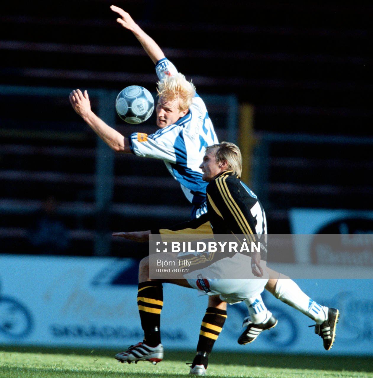 fotboll allsvenskan AIK - Halmstad. Petter Hansson och