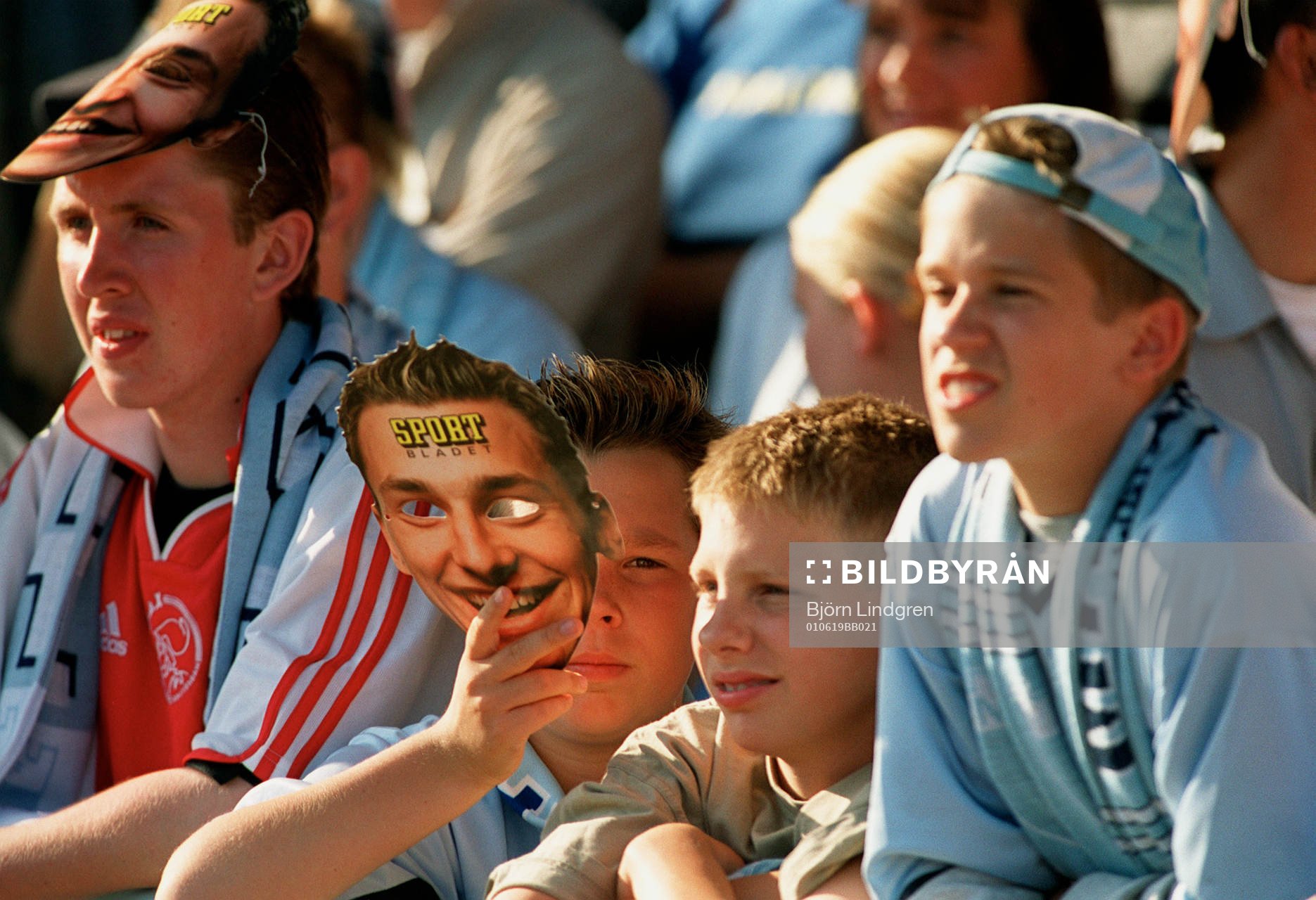 Zlatan-feber, unga supportrar med Zlatan-masker
