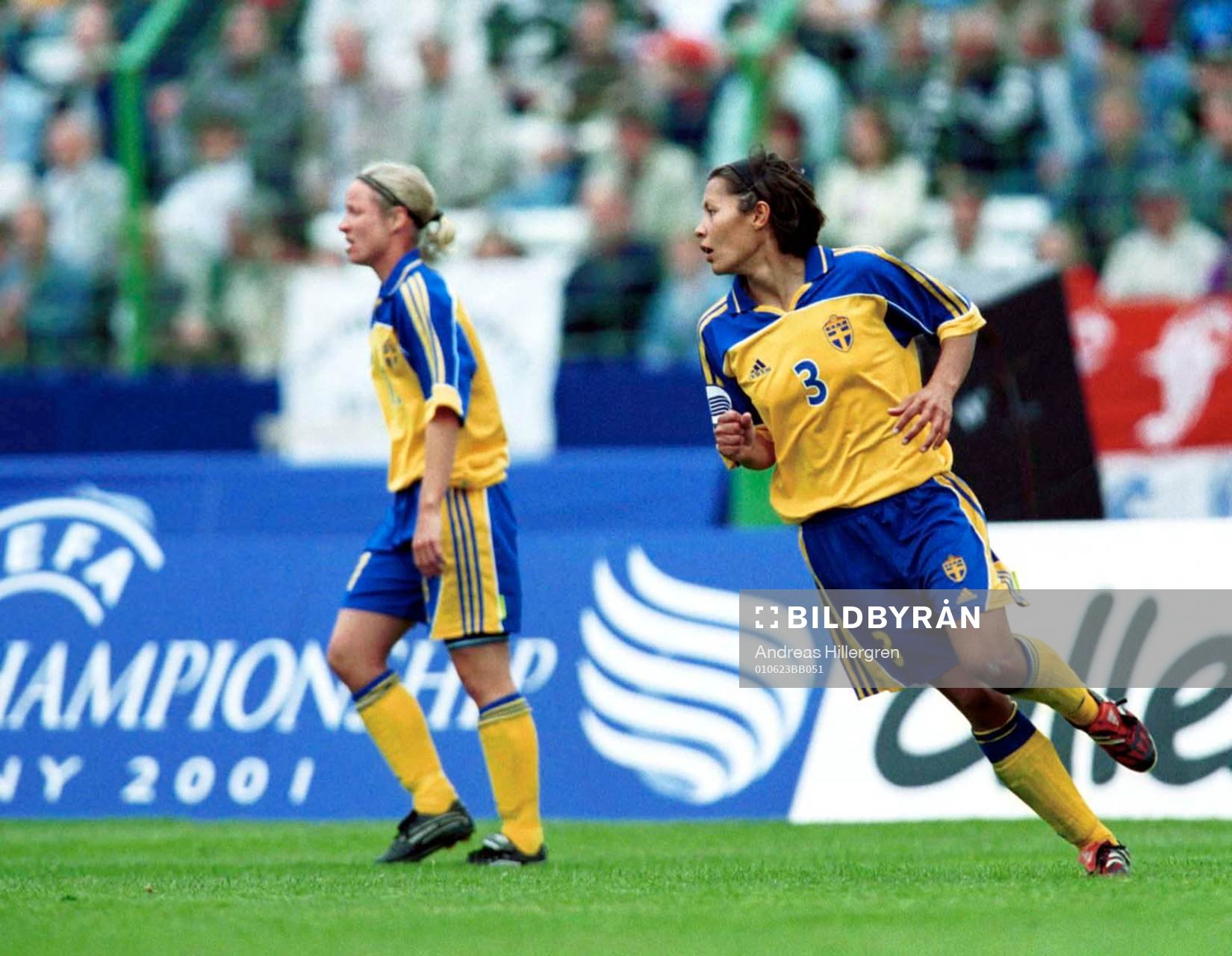 Jane Törnqvist, Sverige (i bakgrunden Victoria Svensson)