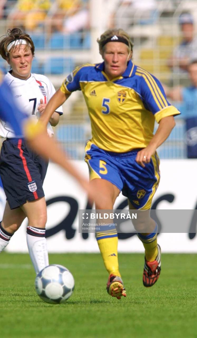 Kristin Bengtsson, Sverige och Karen Burke, England