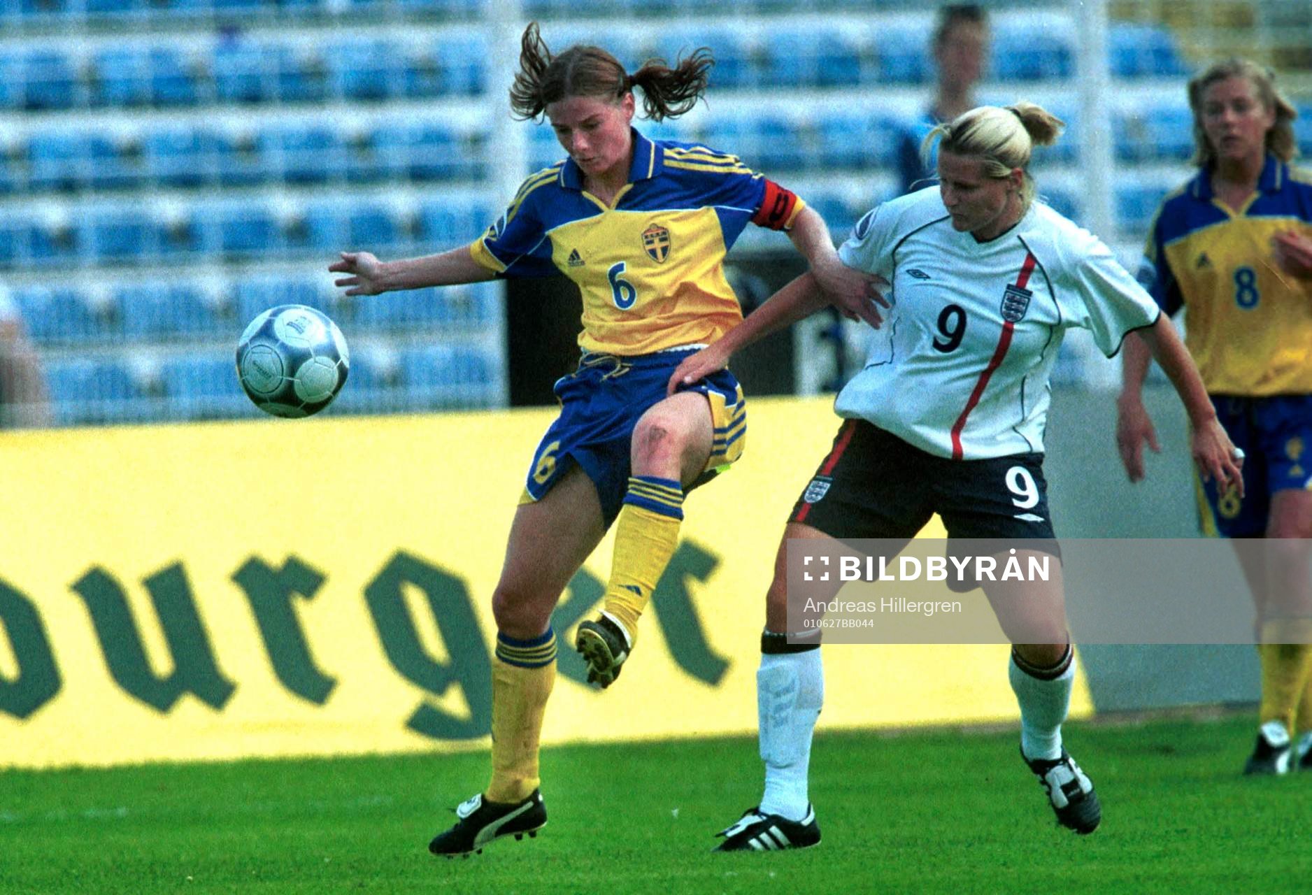  Malin Moström, Sverige och Kelly Smith, England