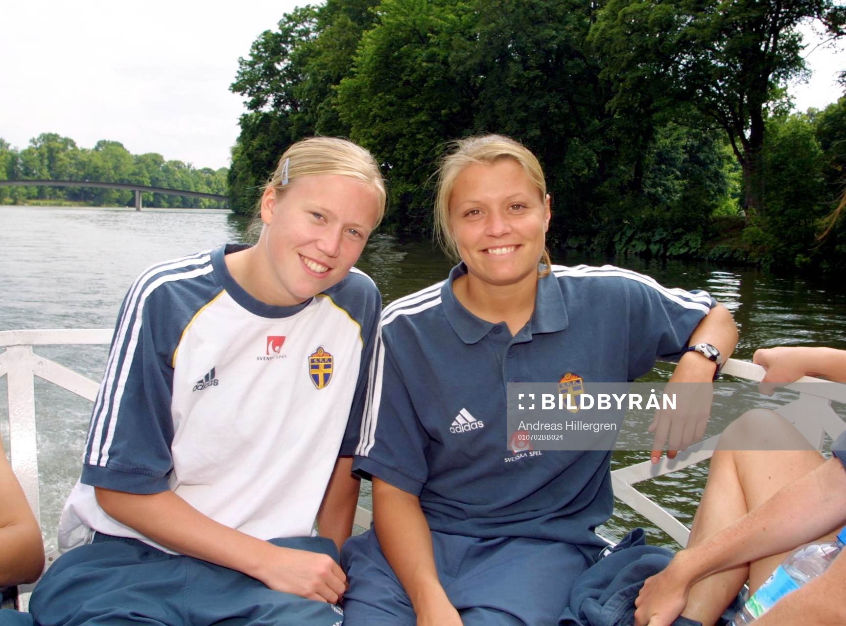 Karolina Westberg och Sara Larsson, Sverige