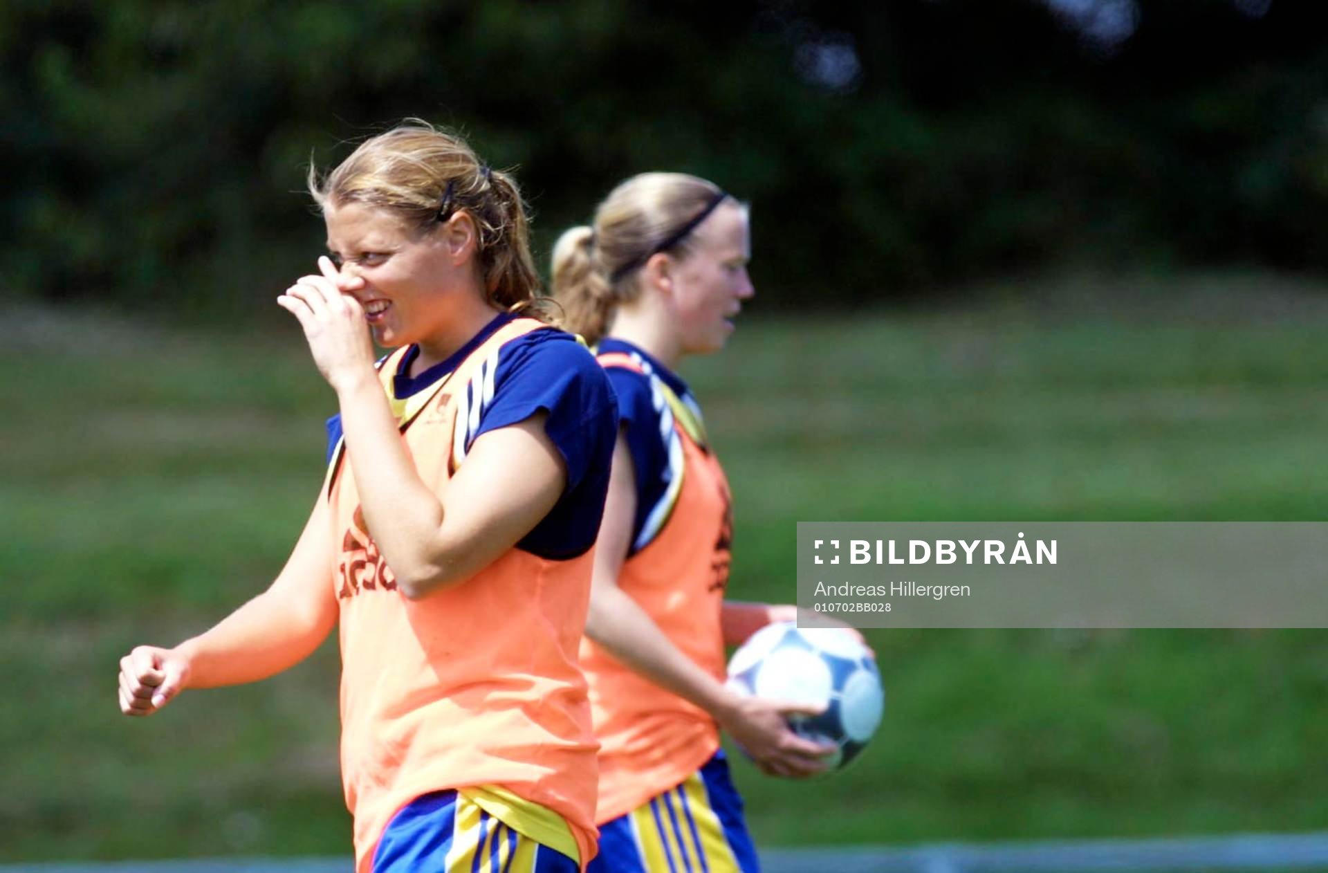 Karolina Westberg och Sara Larsson, Sverige