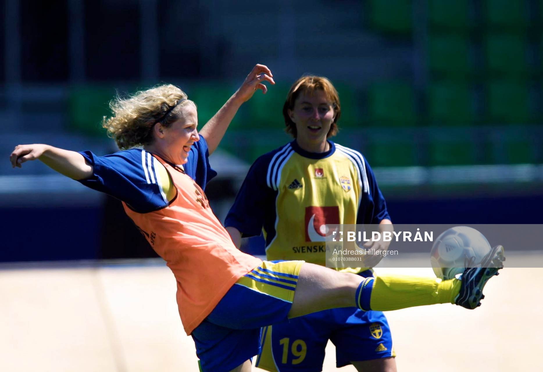 Therese Lundin och Sara Call, Sverige
