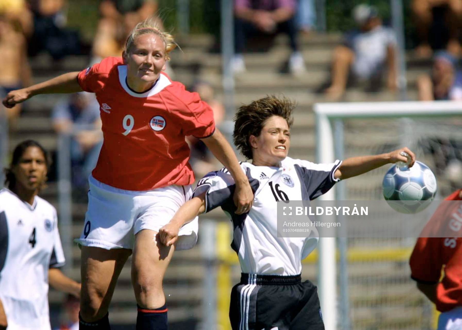 Ragnhild Guldbrandsen, Norge och Renate Lingor, Tyskland
