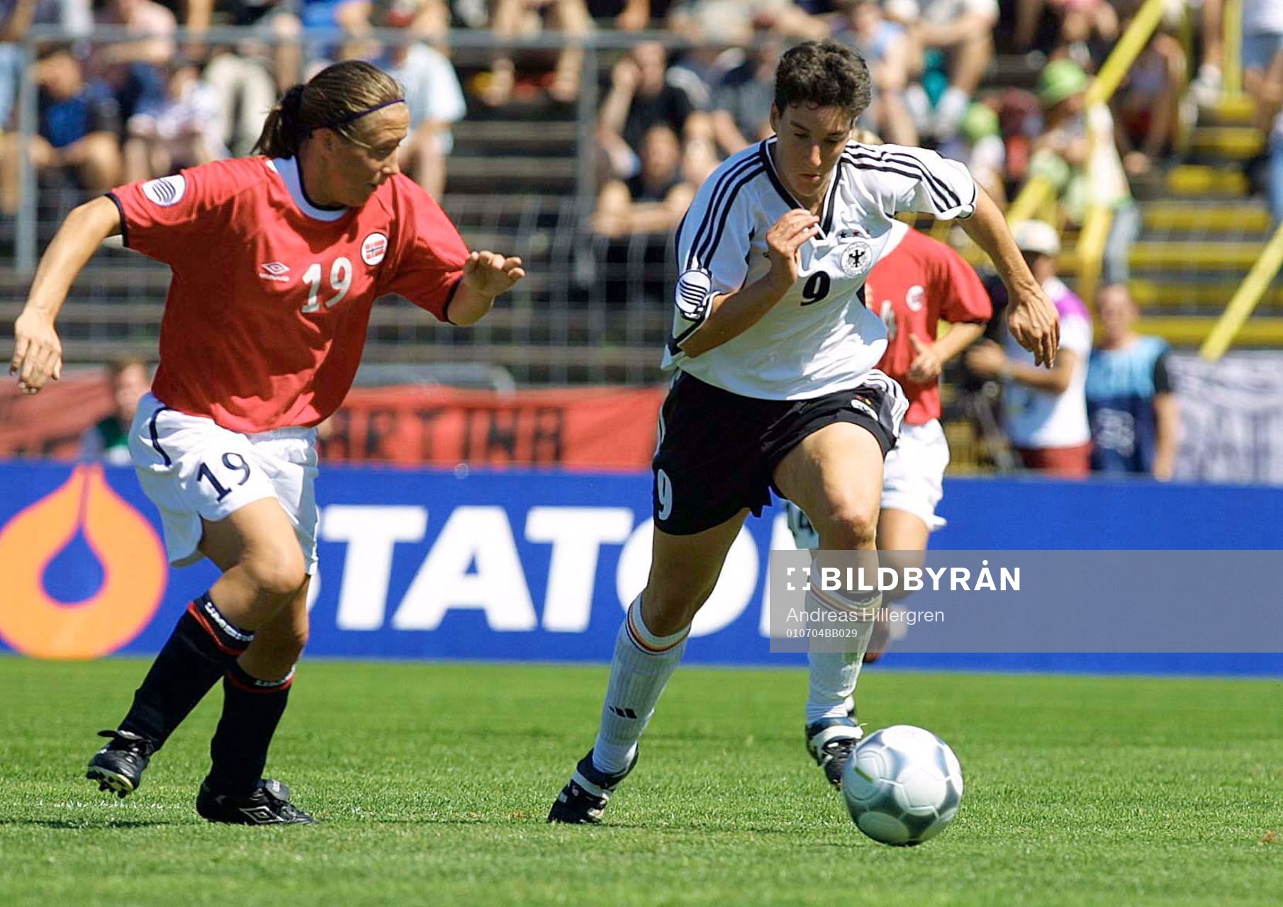 Anne Bugge-Paulsen, Norge och Birgit Prinz, Tyskland