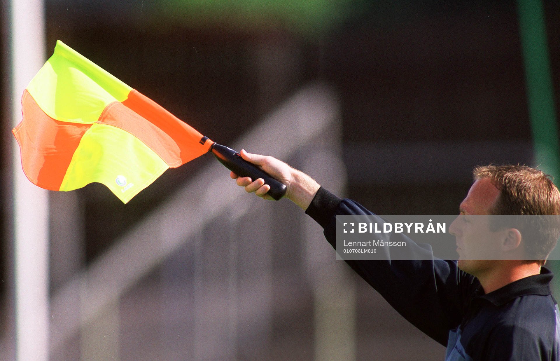 Fotboll, Domare, Flagga