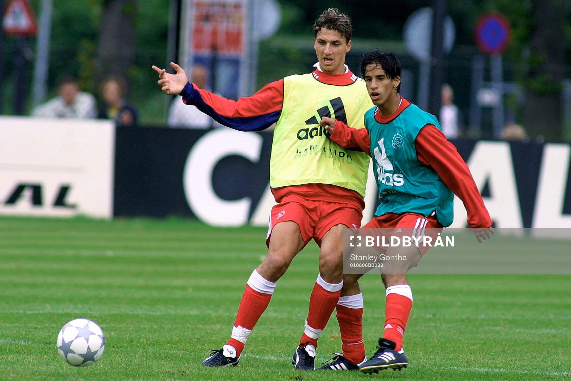 Fotboll, Zlatan Ibrahimovic, Ajax och Daniel Cruz, Ajax