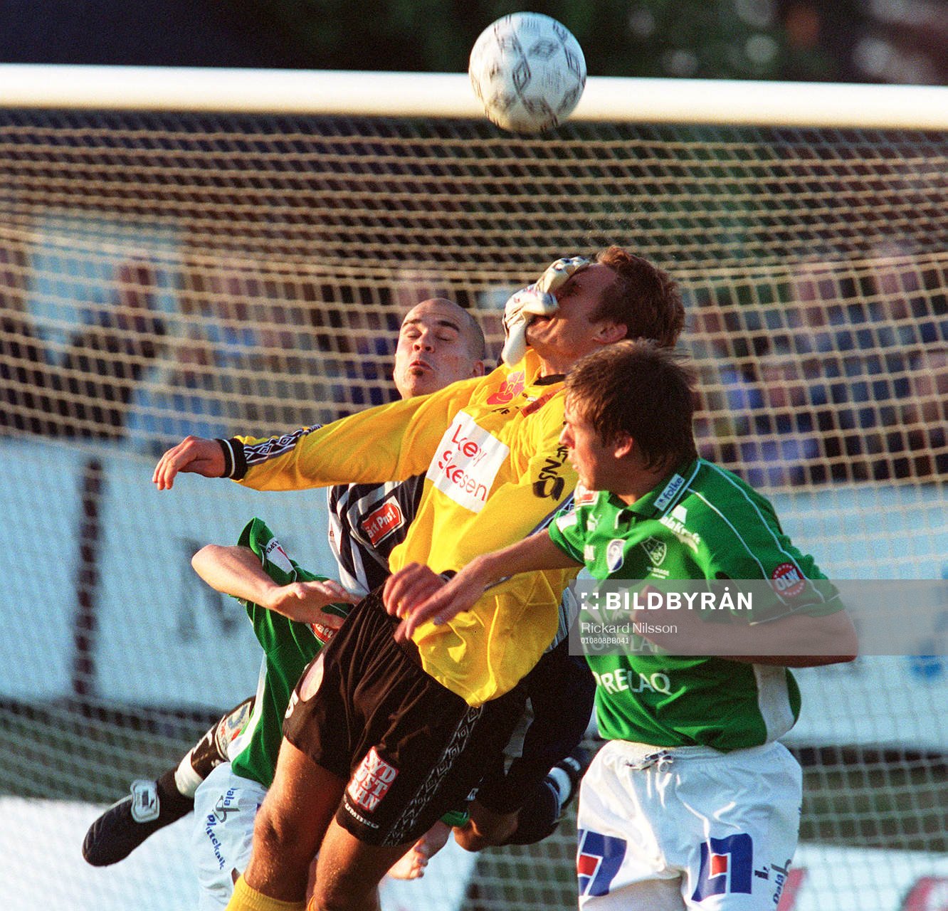  Mjällby-Brage:  Anders Sjöö, målvakt i Brage. Marcus Ringberg, Mjällby 