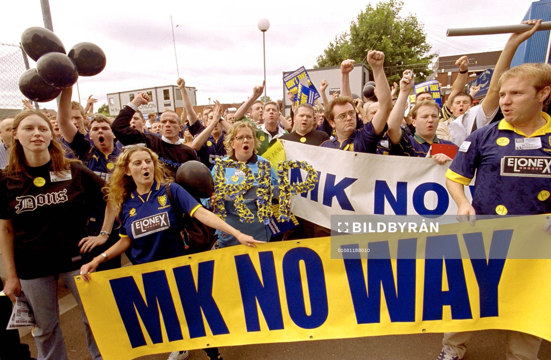 Wimbledon fans protesterar mot