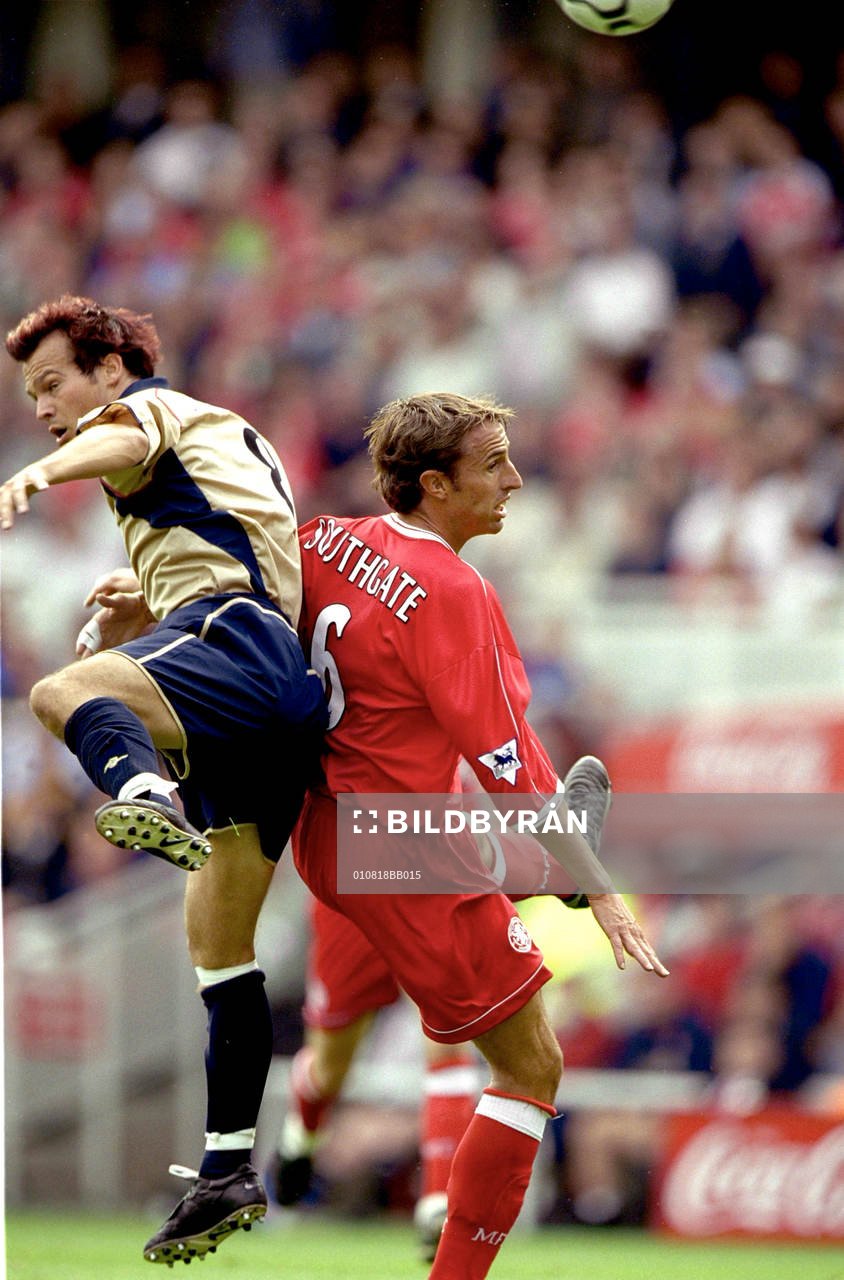  Fredrik Ljungberg, Arsenal i närkamp med Gareth Southgate, Middlesbrough.