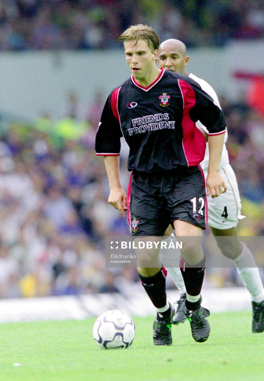 Football, Premier League 2001-2002, Southampton - Leeds: Anders Svensson of Southampton.