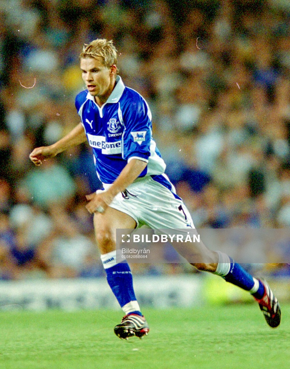 Football, Premier League 2000-2001, Everton - Tottenham: Evertons Niclas Alexandersson.