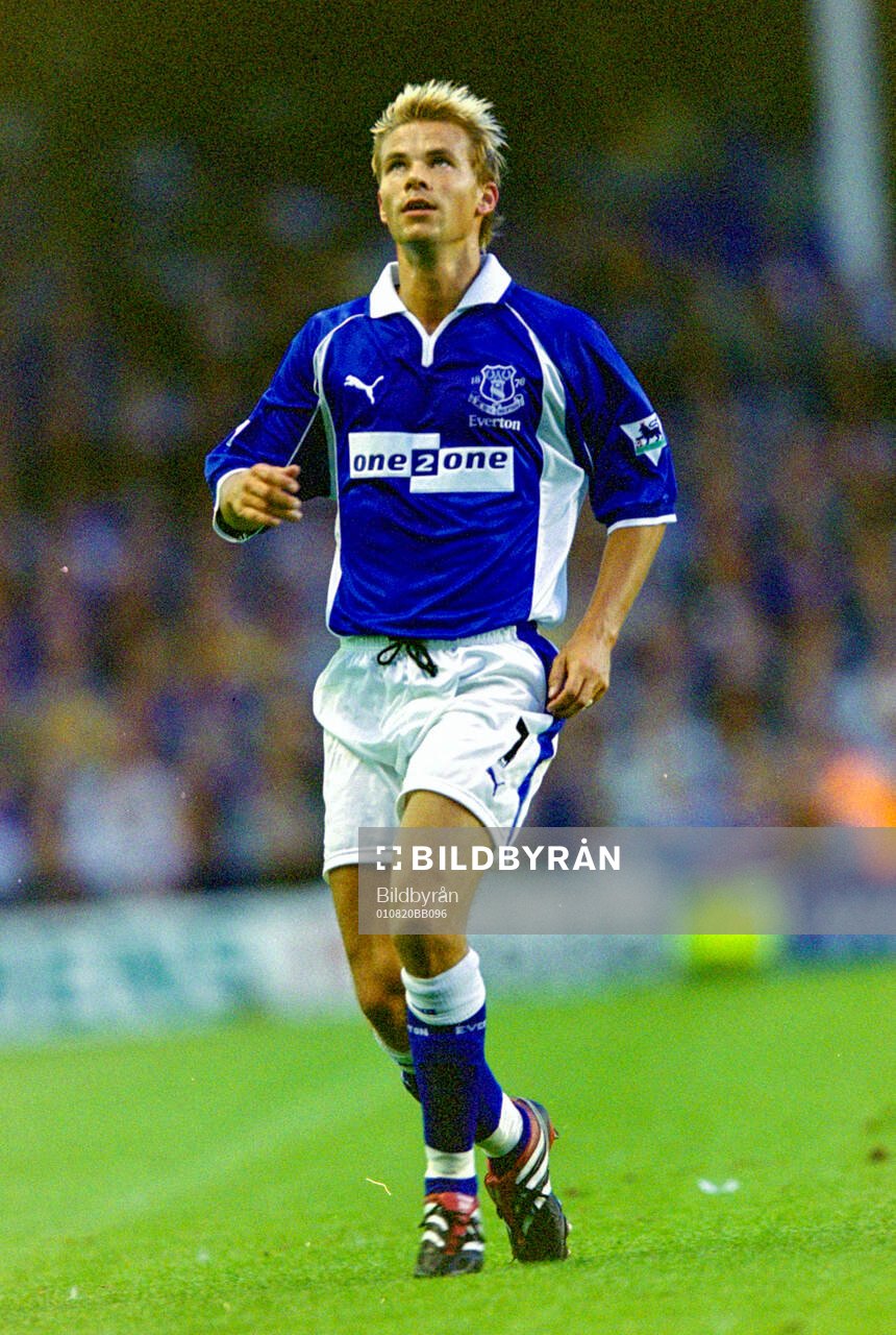 Football, Premier League 2000-2001, Everton - Tottenham: Evertons Niclas Alexandersson.