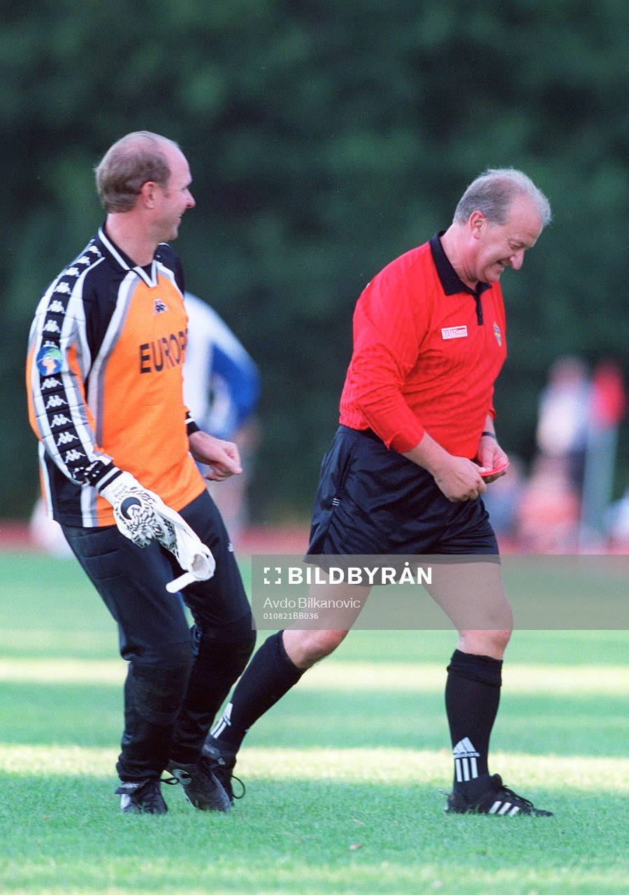 Alvesta, Fotboll, TV-laget, Thomas Ravelli gav domaren