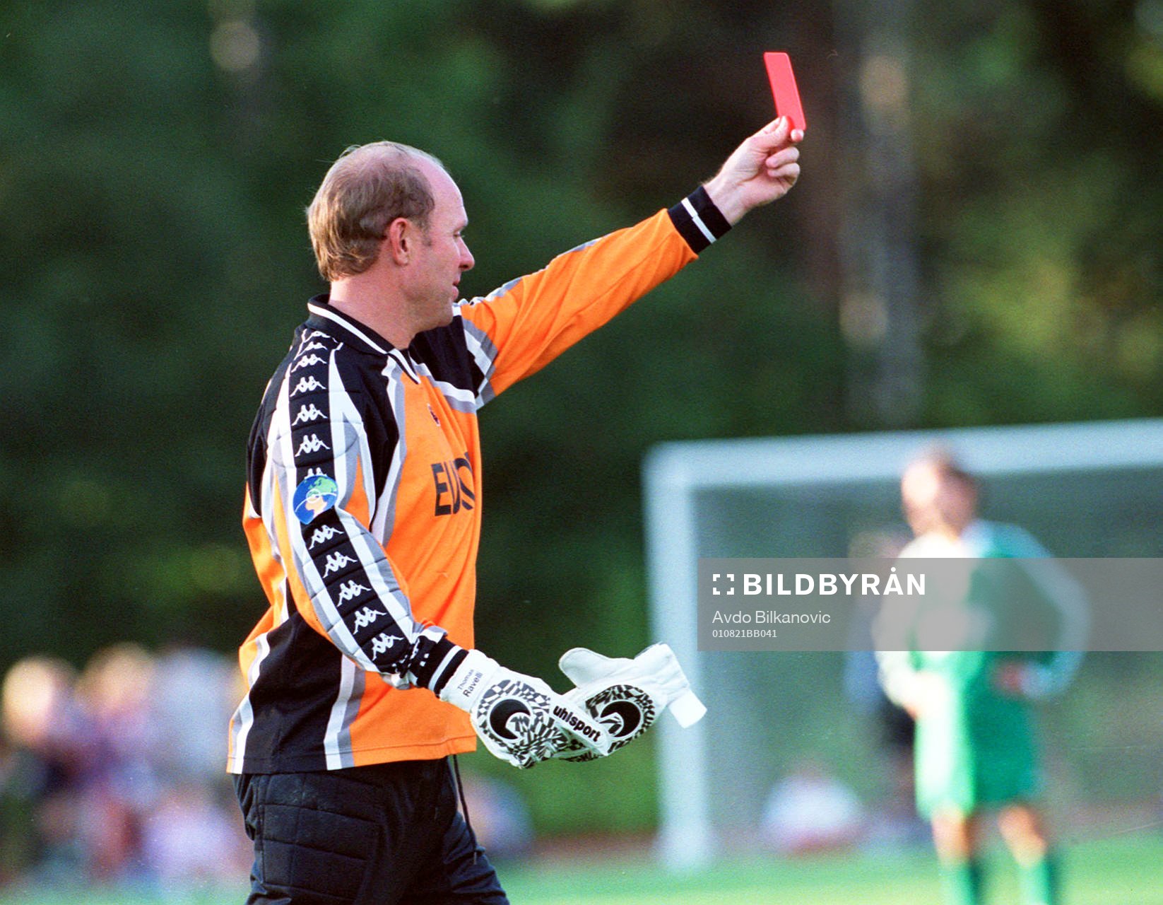Alvesta, Fotboll, TV-laget, Thomas Ravelli ger domaren