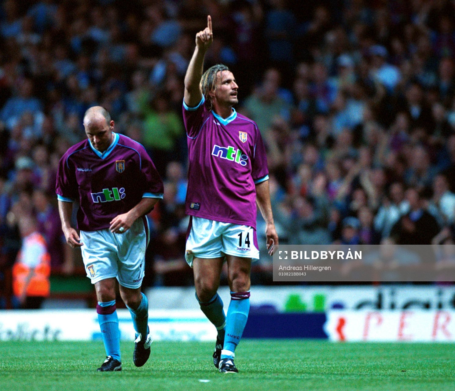Fotboll, engelsk, David Ginola, Aston Villa, jubel