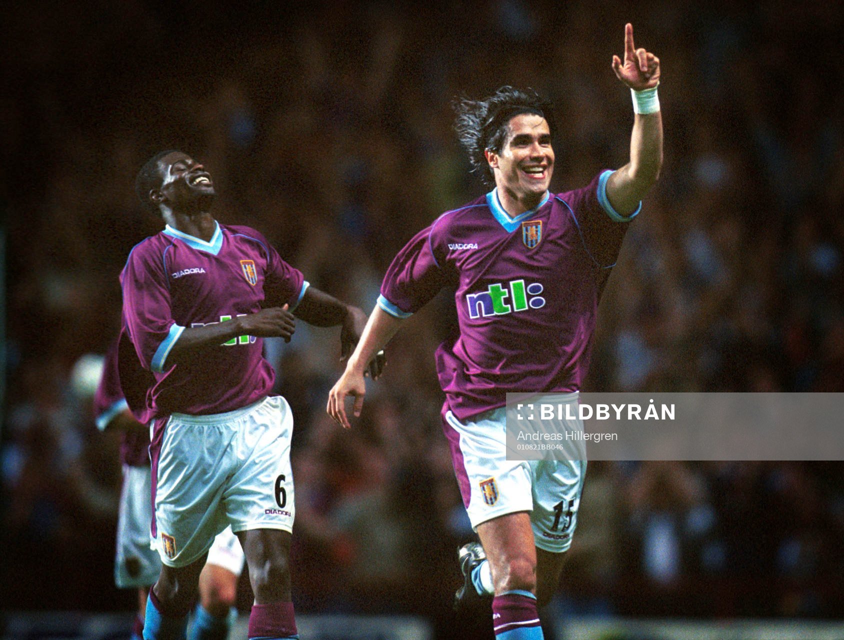 Fotboll, engelsk, Jean Pablo Angel och Mark Delaney, Aston