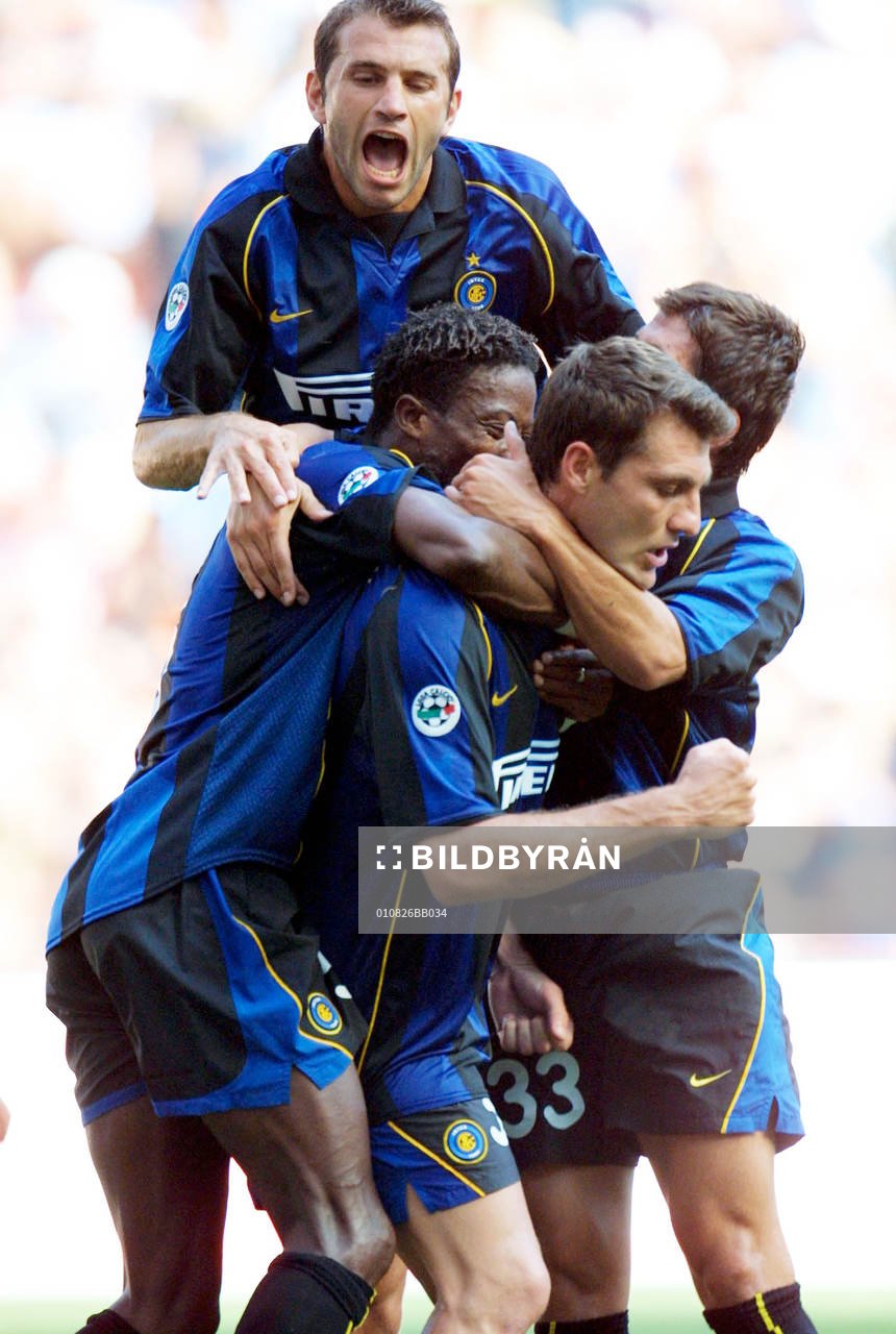 fotboll, italiensk, Christian Vieri, Inter, jubel
