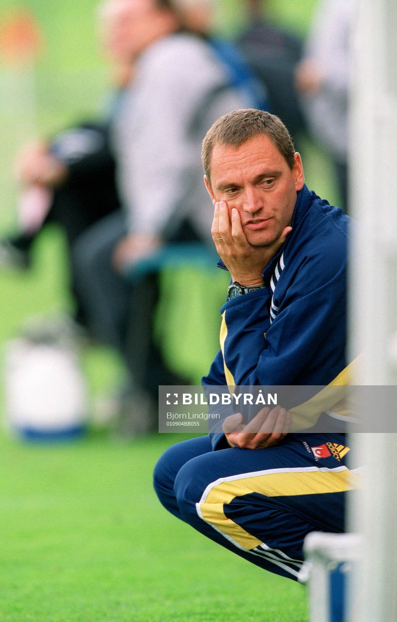 Fotboll, junior EM-kval, Roland Larsson, tränare, Sverige
