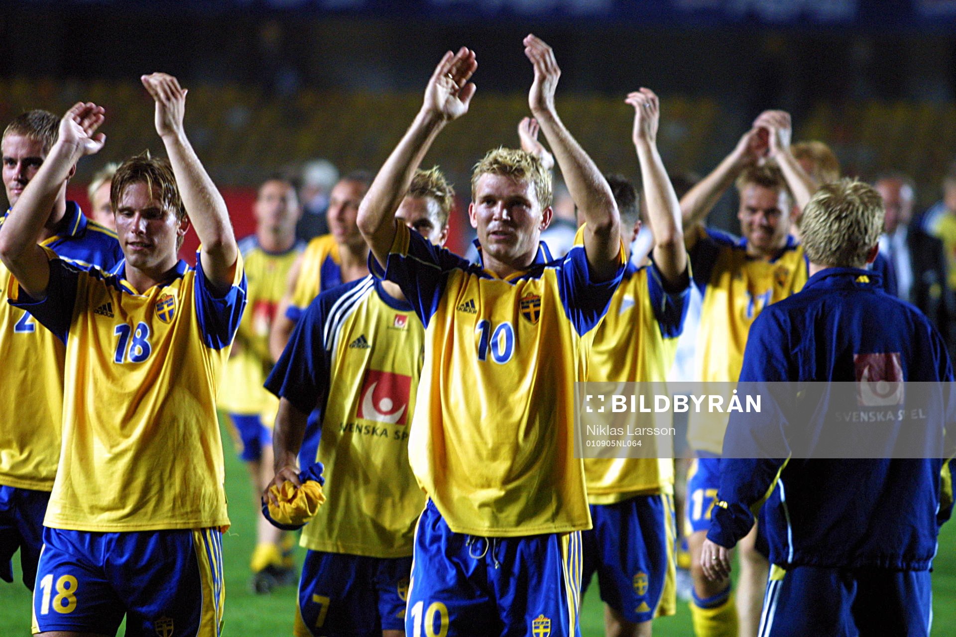 Anders Svensson och Marcus Allbäck, Sverige jublar