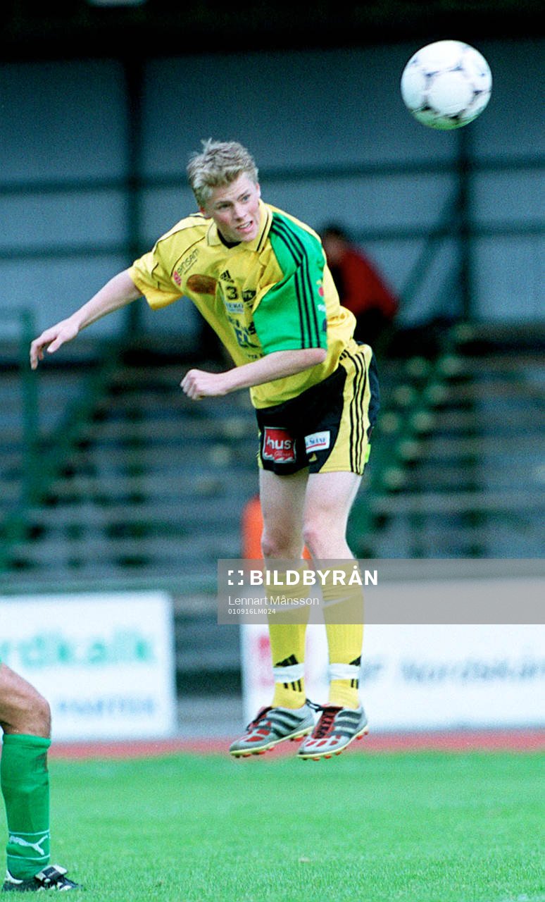 Fotboll IFK Hässleholm. Lagbild, jubel, småklubbsfotboll