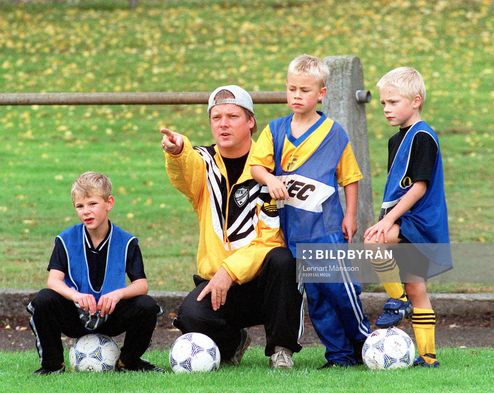 Ledare som vägleder sina spelare. IFK Hässleholm,