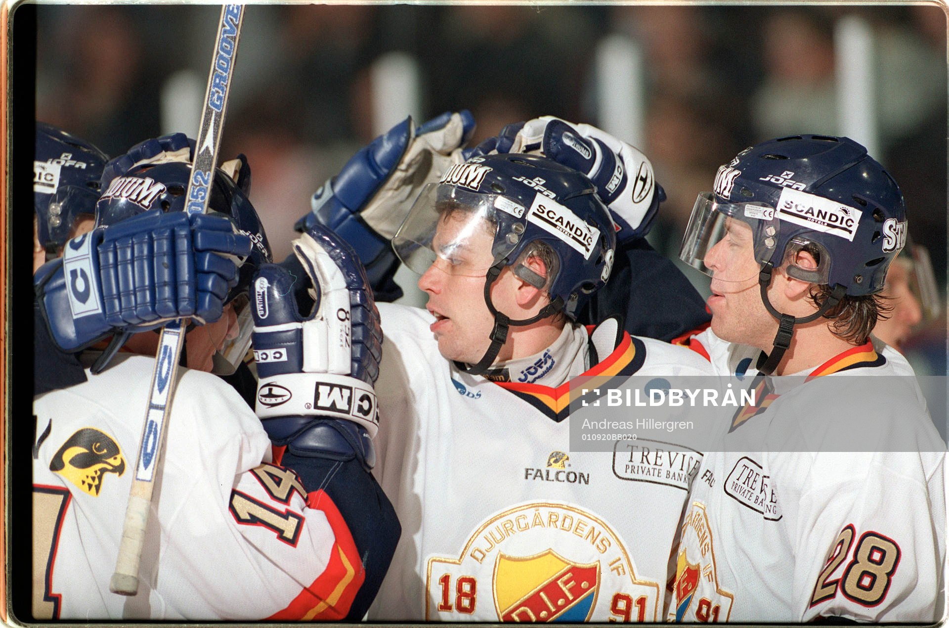 Nichlas Falk, målskytt DIF, jubel