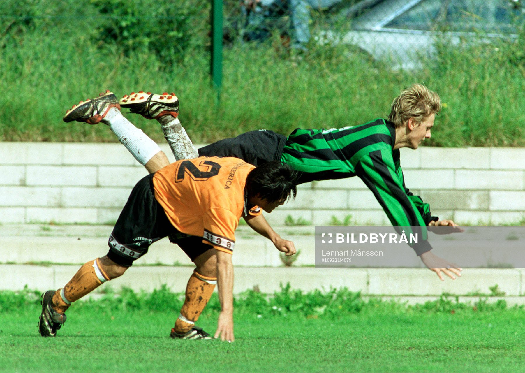 tackling, småklubbsfotboll