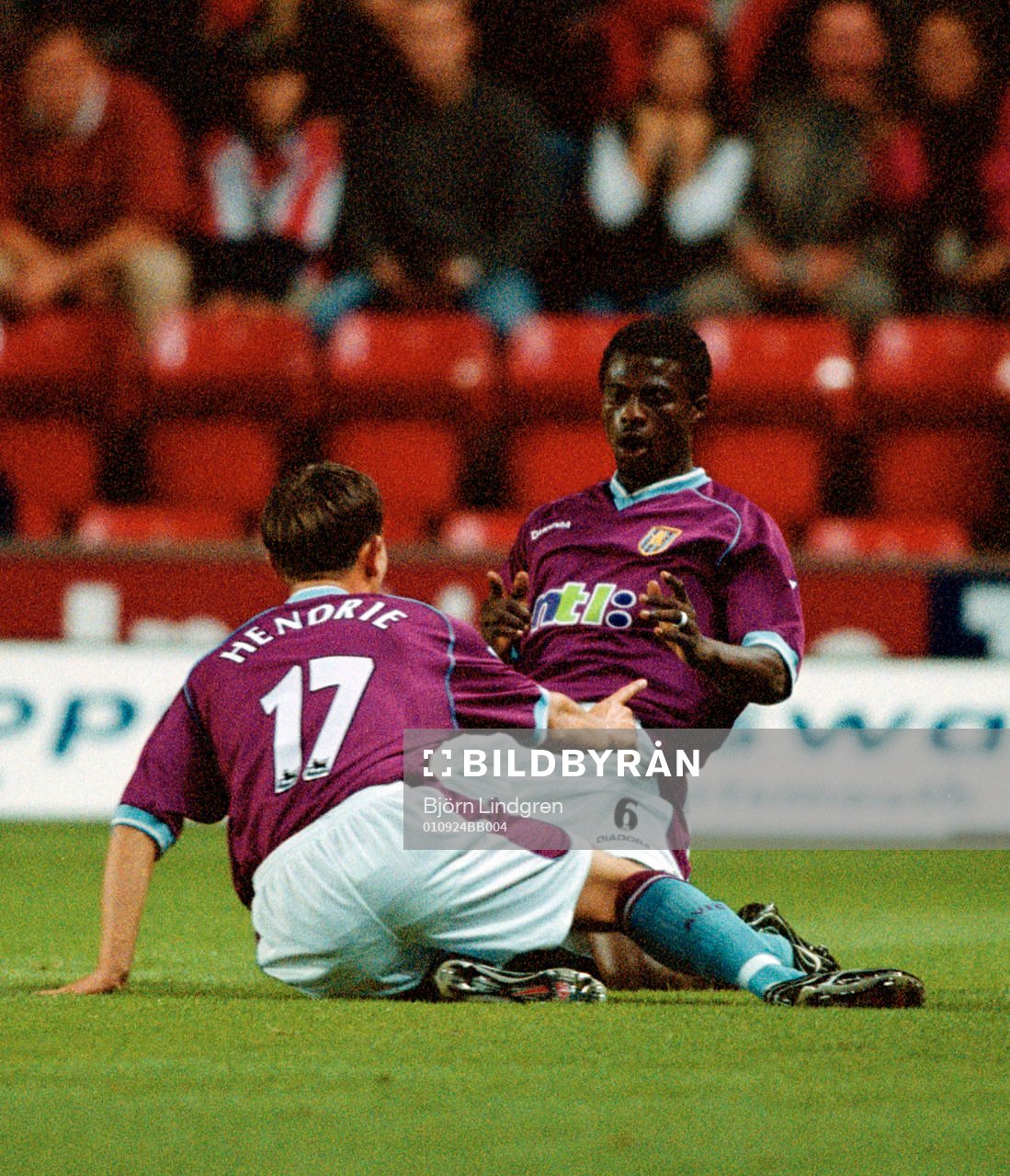 Fotboll, Premier League, George Boateng och Lee Hendrie,
