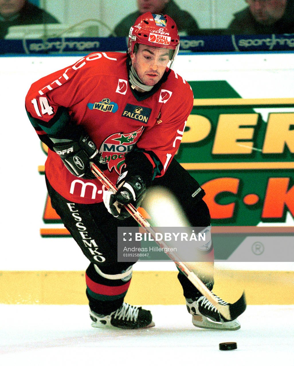 Ishockey, Peter Högardh, Modo