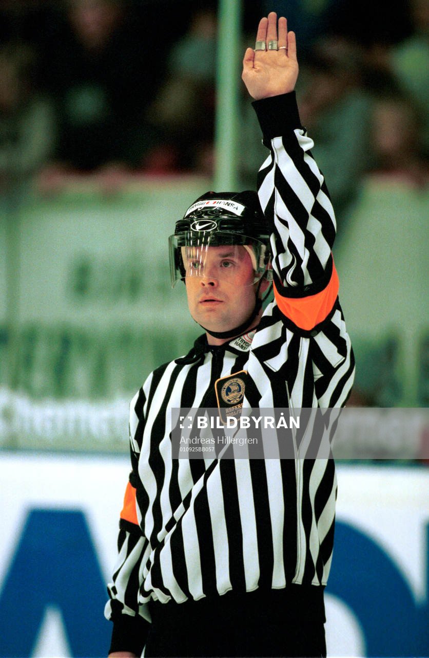 Ishockey, Ulf Gyllander, dommare, Örebro