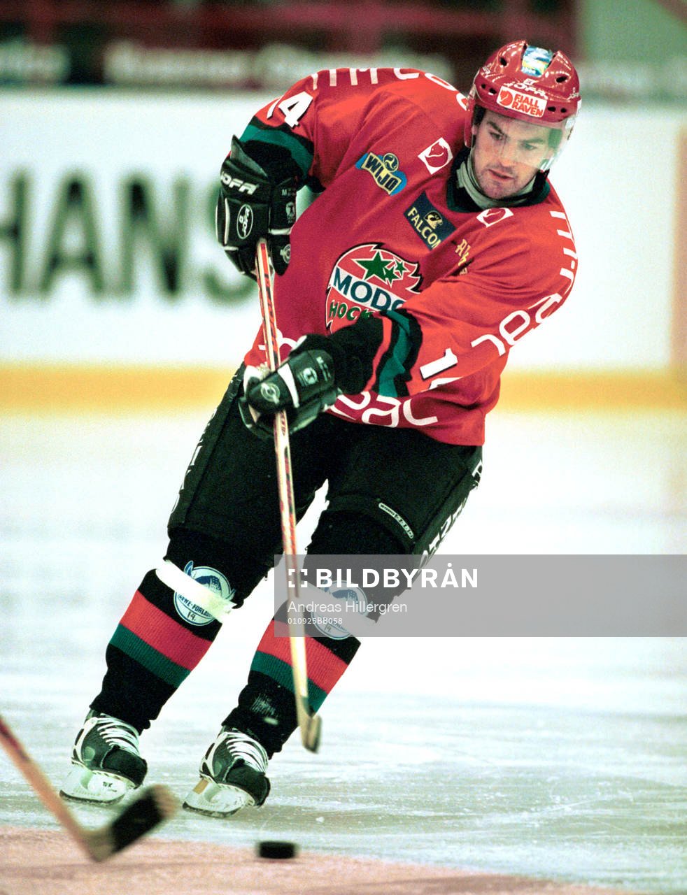 Ishockey, Peter Högardh, Modo