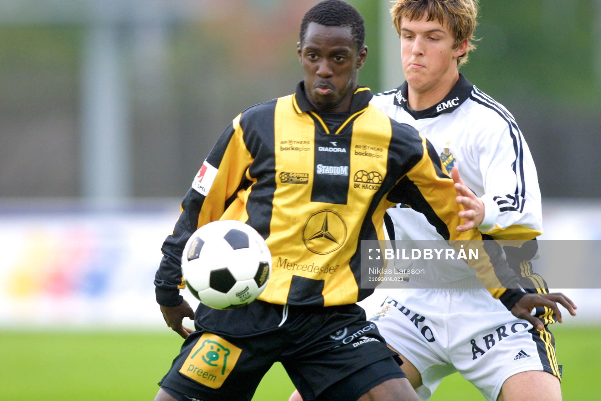 Dulee Johnson, Häcken