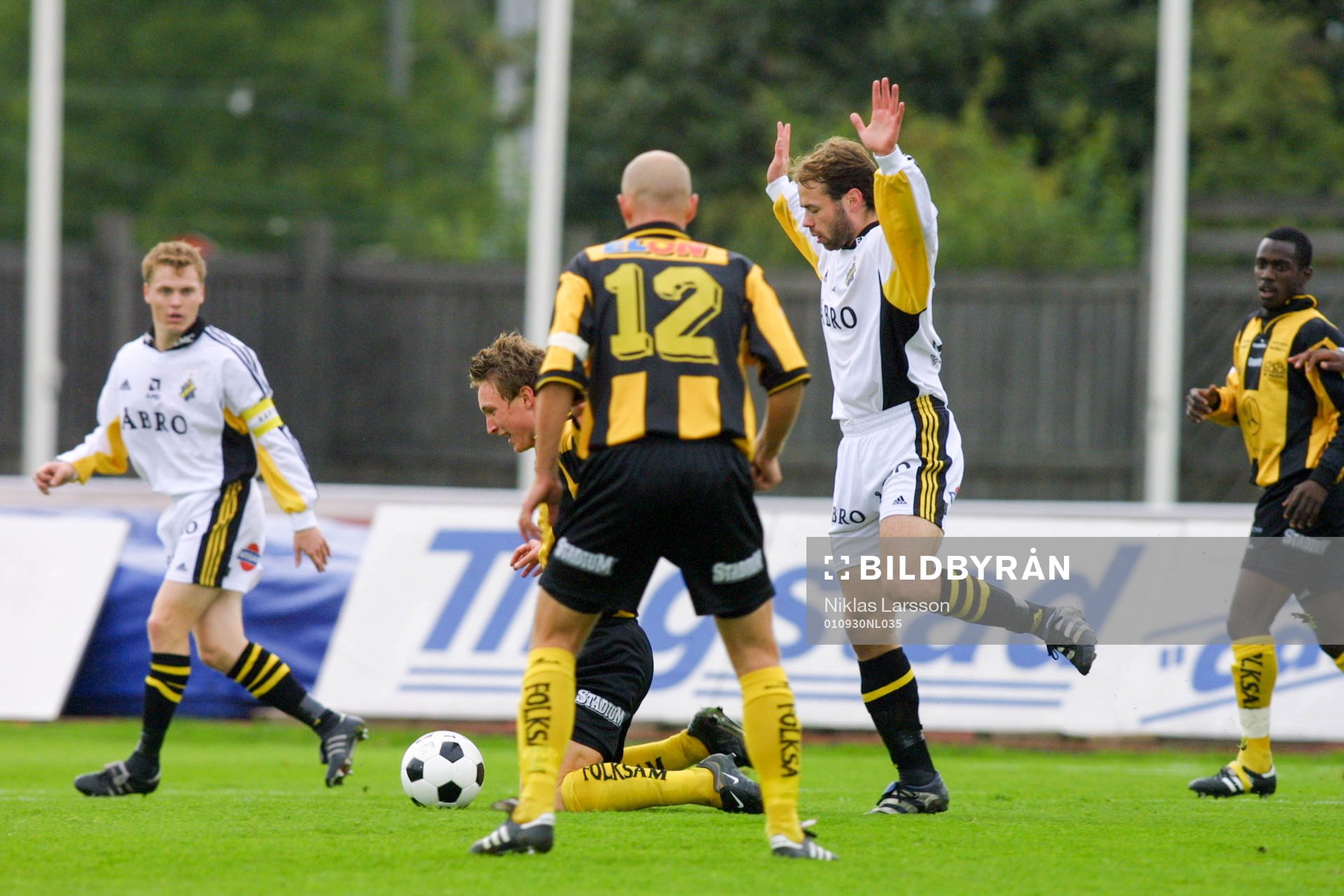 Andreas Alm, AIK fäller Kim Källström, Häcken