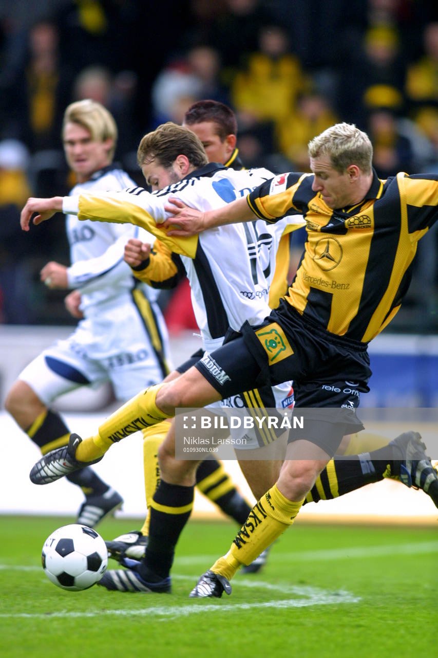 Andreas Alm, AIK med Sebastian Henriksson, Häcken i ryggen