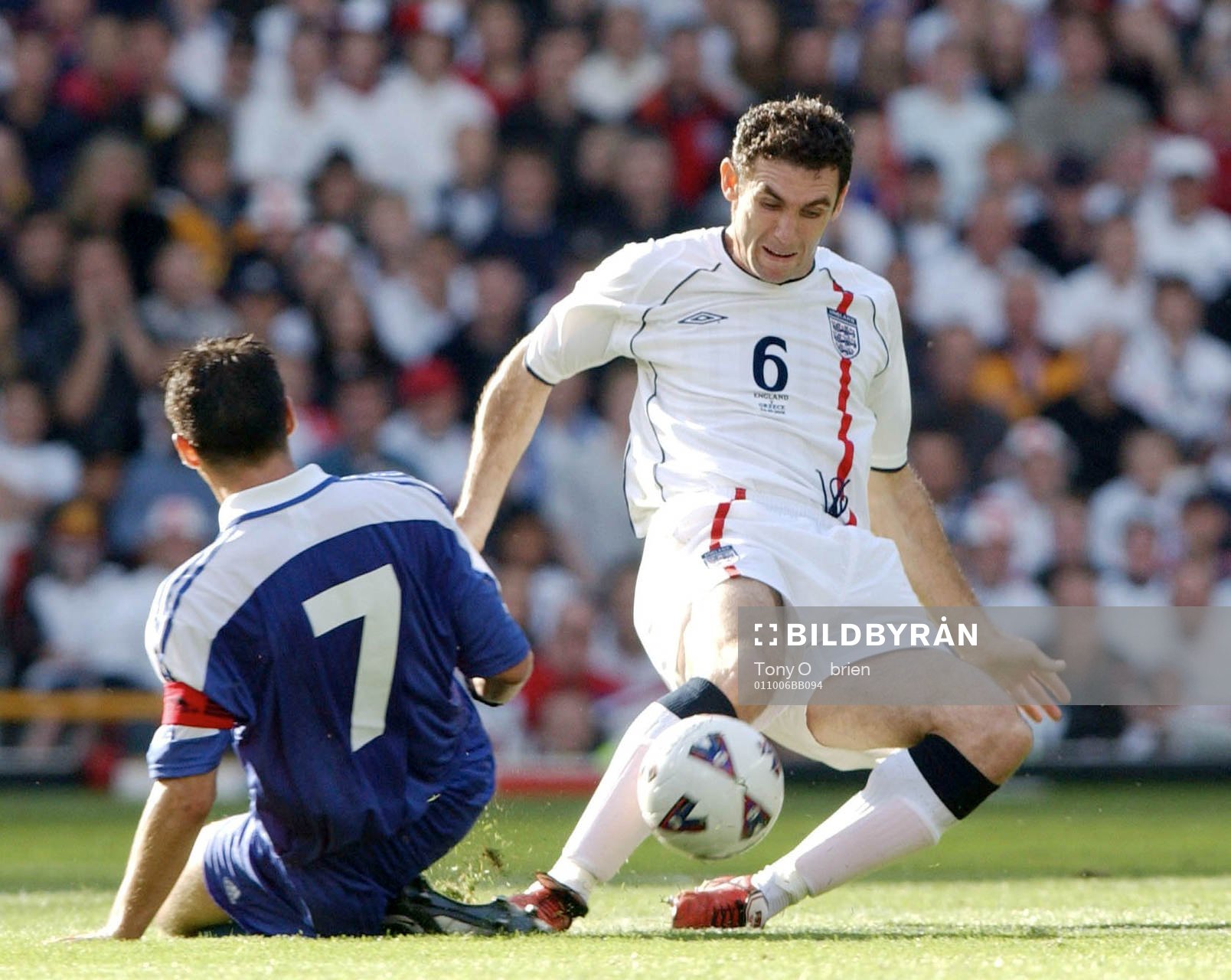 Martin Keown, England och Theo Zagorakis, Grekland